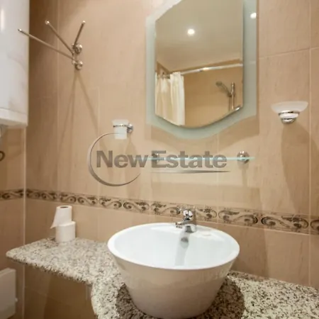 Romance Splendid Apartamento Saints Constantine and Helena